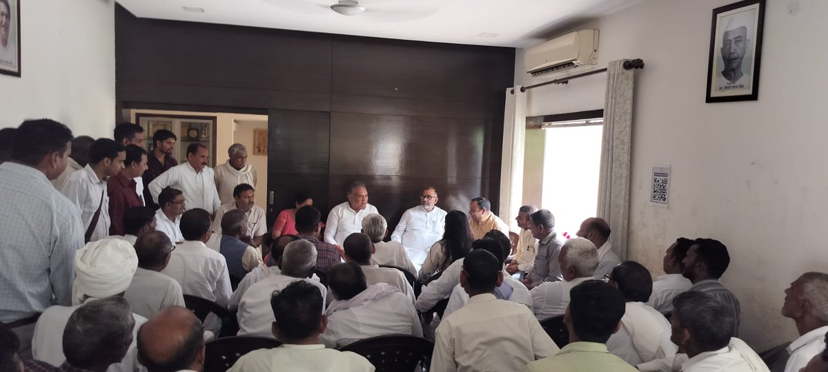 palvivek02's tweet photo. आज राष्ट्रीय लोकदल कार्यालय दिल्ली पर पूर्व विधायक मिथलेश पाल जी के लिए मीरापुर विधानसभा पर टिकट की मांग हेतू पाल समाज का डेरा.
@jayantrld @AmitShah @narendramodi @RLDparty @myogiadityanath @TeamRLD1 @JPNadda https://t.co/K17QUZaEDV