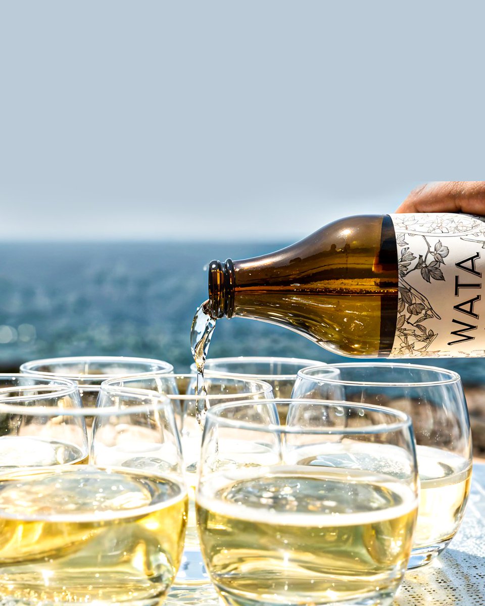 FineLebanese's tweet photo. Bright, Crisp and filled with the fruity aroma of ripe 
apples, this award-winning cider is as refreshing as it 
gets.
With just the right balance of sweetness and acidity, it’s perfect for any occasion.
Want to taste this crisp delight ?
Visit https://t.co/dvwJoSAsnJ https://t.co/U8Lci9bAvx