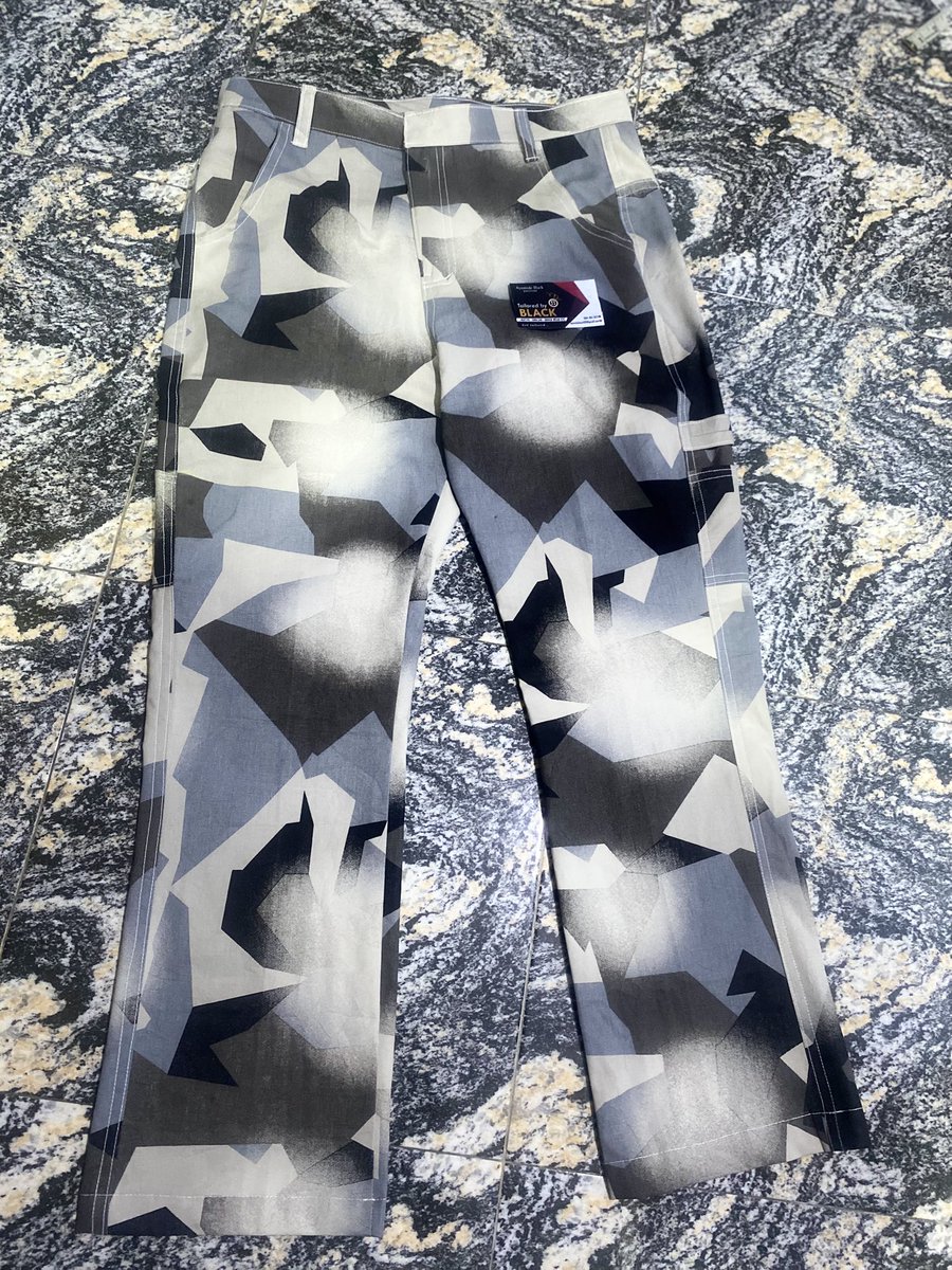 omoiyaelelo's tweet photo. Fashion designer in real life 
I sabi. Fuck! https://t.co/KBUzN7jpgo