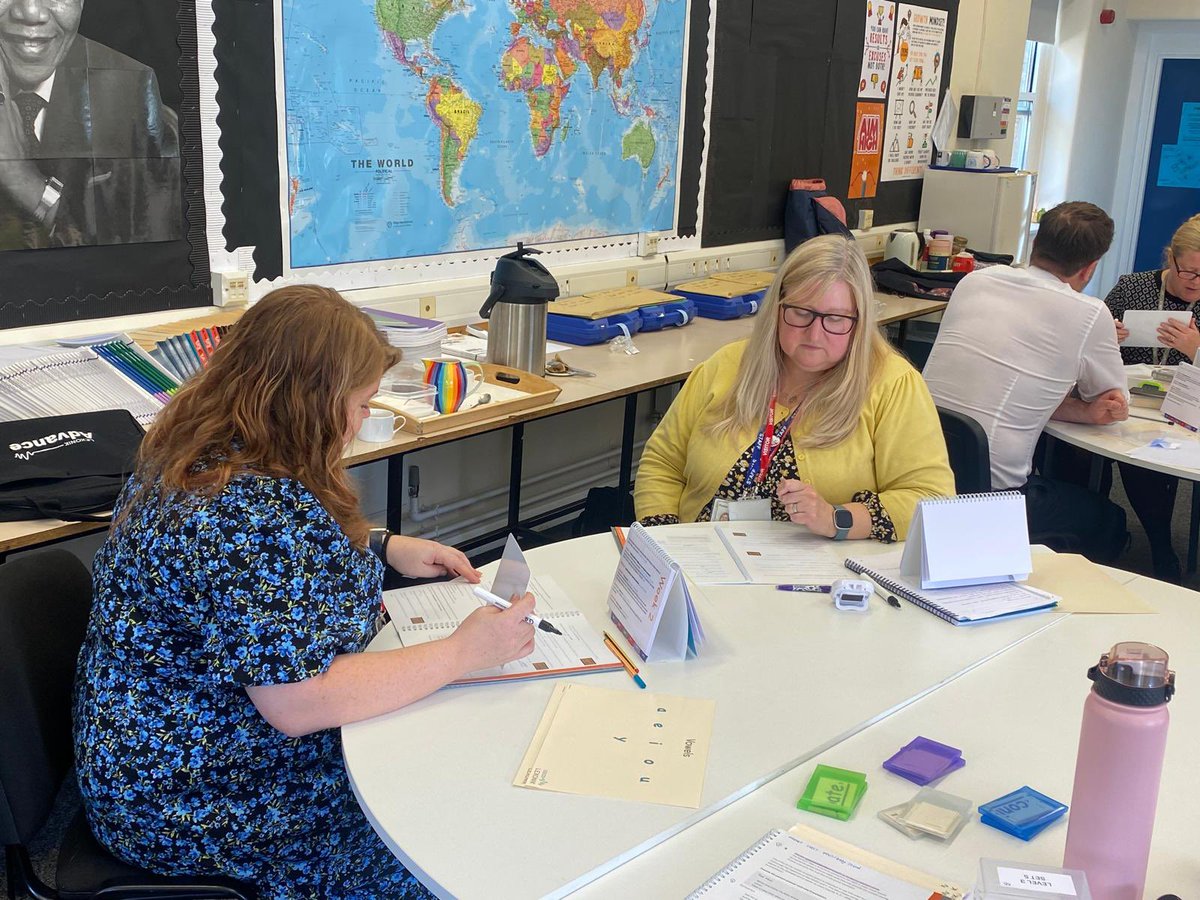 amanda_Lexonik's tweet photo. Excellent two days training in Advance with staff from @embarkfed developing vocabulary, comprehension and fluency. Looking forward to hearing how you get on 📚⭐️
@LexonikST 
@BCSchool1 @ParksideSch @AldercarHigh @AGS_Wirksworth https://t.co/Qct6ZxI377