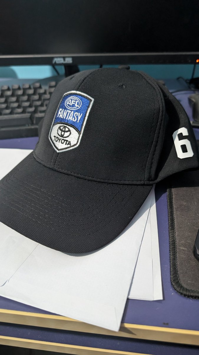 hillcam1999's tweet photo. It has arrived and it looks amazing #6 🧢 🤩
#AFLFantasy https://t.co/gCEPo5Uhdg