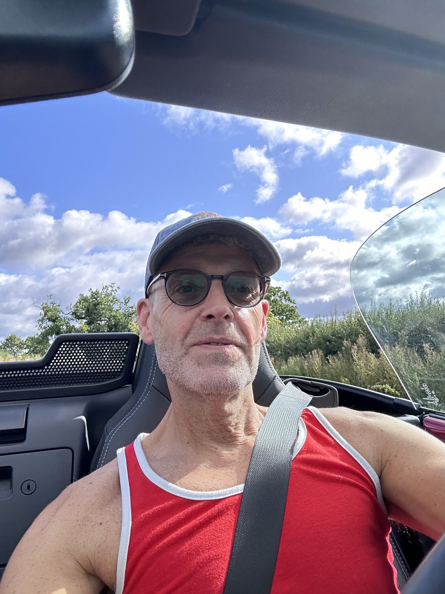 adrianjames2308's tweet image. Whom I visiting today then? Send ur postcode 🤣 #lovetodrive