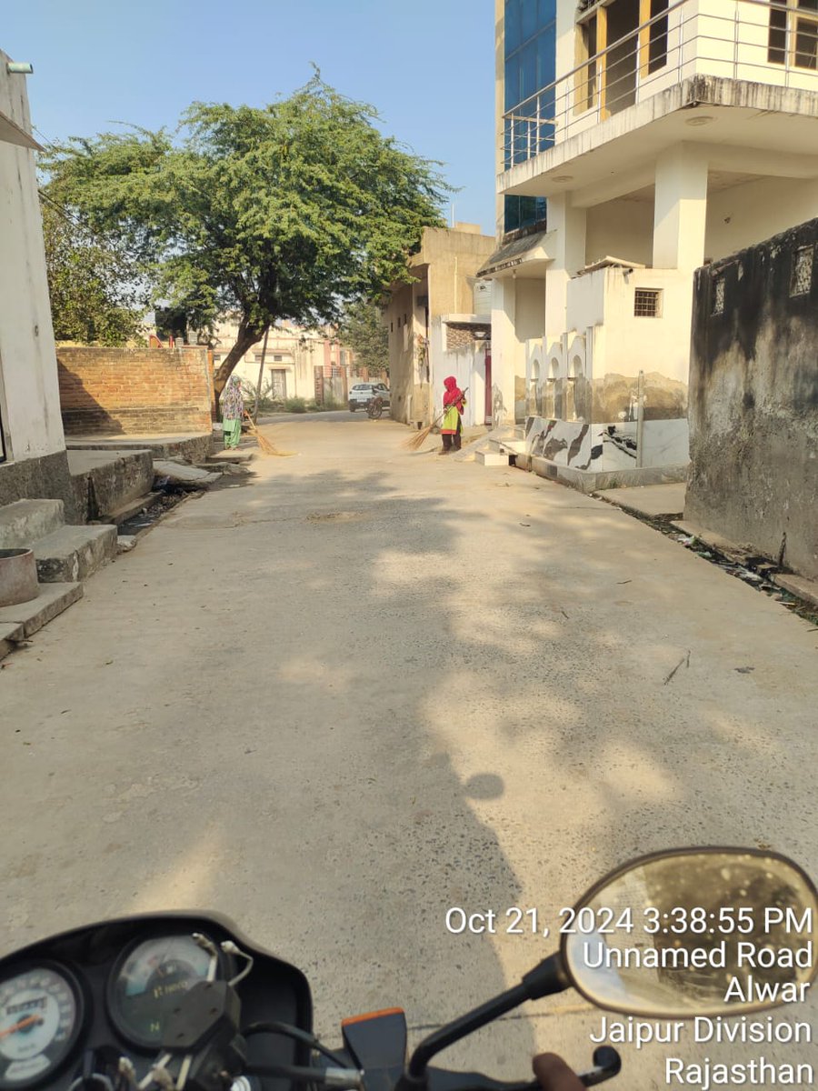BehrorNagar's tweet photo. नगर परिषद् क्षेत्र में बैक लाइन की सफाई की जा रही। 
@MoHUA_India @SwachhBharatGov @LSG_Rajasthan 
@RajCMO @SwachSurvekshan @PMU_SBM_RAJ @SHS #SwachhataHiSeva2024 
Translate post https://t.co/ZPvItum5Se