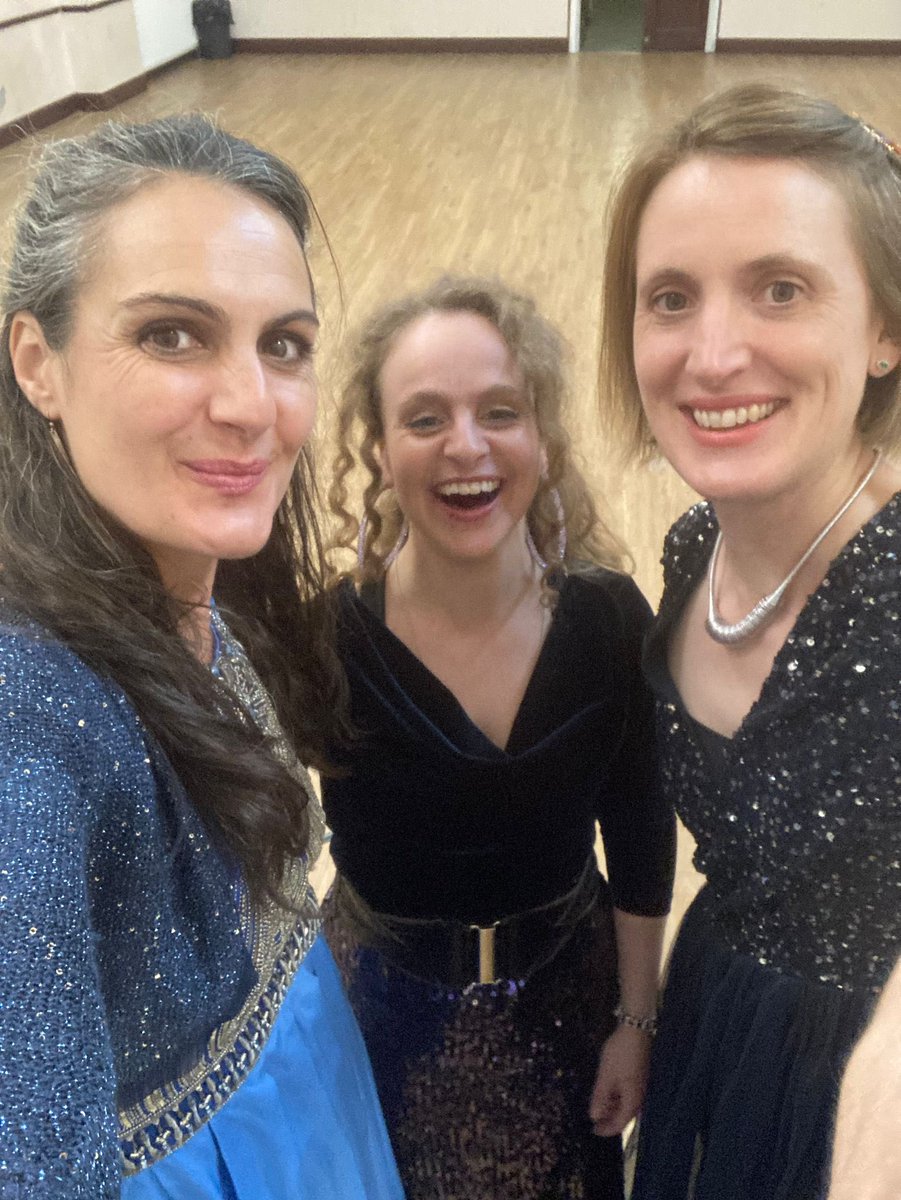 Voicetrio's tweet photo. Thank you to @BREMF for having us back to perform our Hildegard Transfigured programme twice last night. Wonderful visuals @inner_strings and lighting @DragonflyLTG and fabulous audiences! #hildegard #women #visuals #music #live #livinglight #drones #mesmeric https://t.co/JXPTMbgvn7