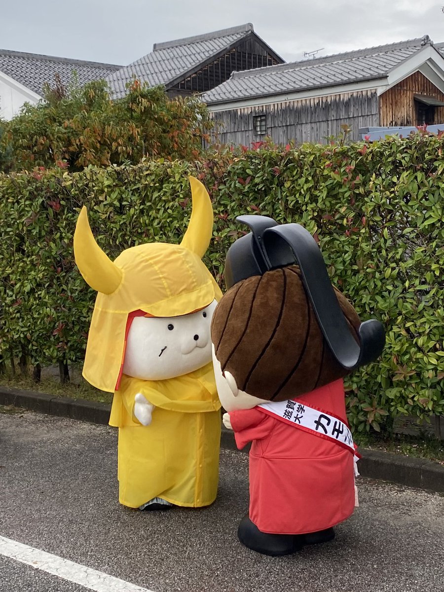kamonchan1029's tweet photo. 久々にひこにゃん殿に会えて嬉しかったなり_(｡・ᴗ・｡)_♪

ぼくもレインコート欲しいなり…🥺

#ひこにゃん https://t.co/aZ99cAZrZs