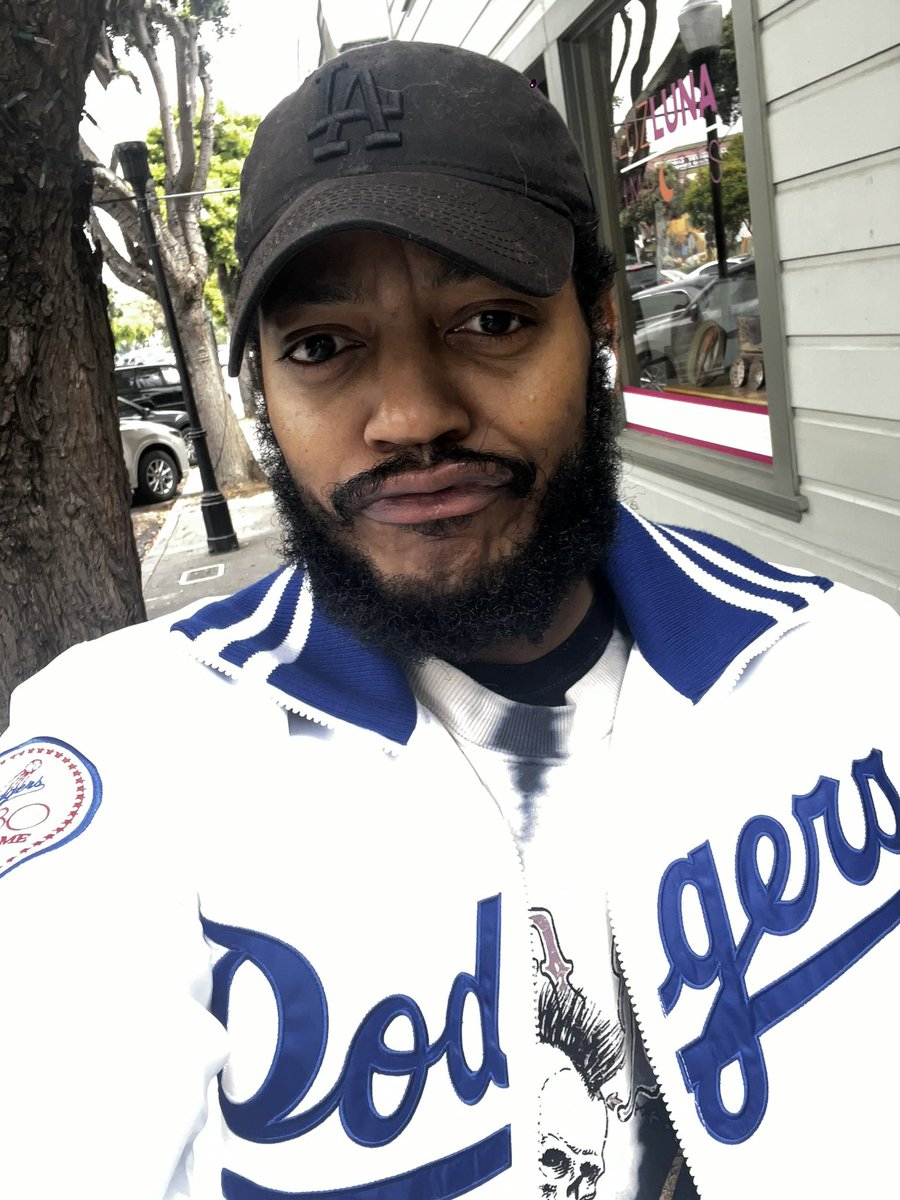IsDatGio's tweet photo. Literally in Tears , Finally can see a @dodgers Vs @Yankees in my lifetime 😢😢

Let’s go Boys Doyers #Dodgers 💙💙💙 https://t.co/PdTj0vvOSG