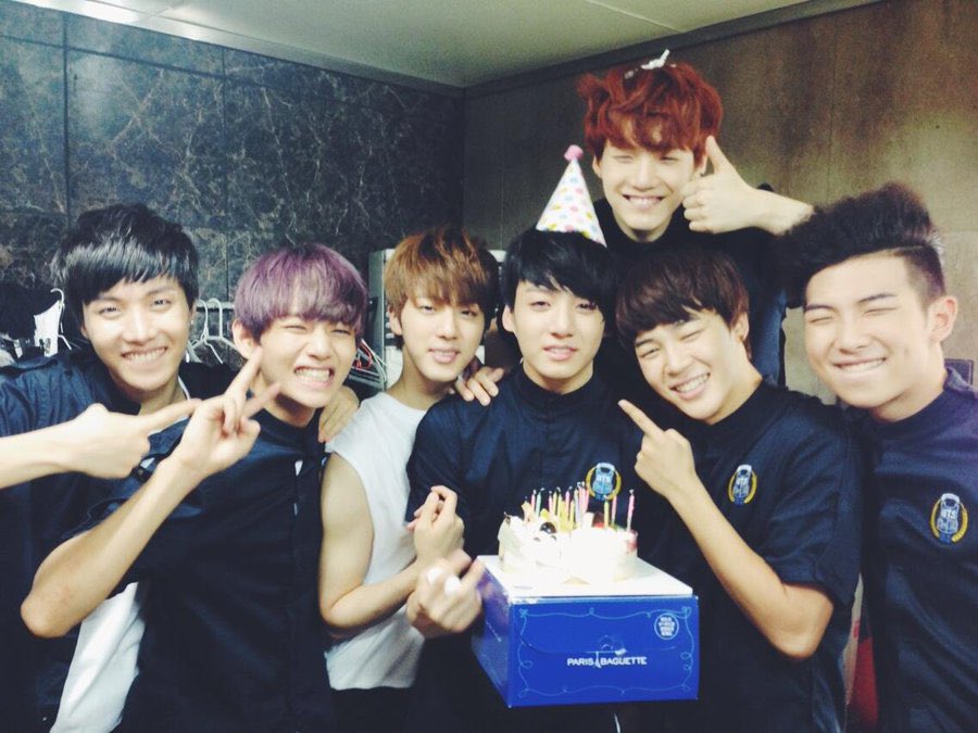 BTS_613Ari's tweet photo. BTS特集が日テレ(地上波)の番組「見取り図の間取り図ミステリー」で放送決定！！

● BTSの宿舎を徹底調査
● トレンディエンジェルの斎藤司さんがメンバー7人が練習生時代から暮らした宿舎に潜入
● 10月24日(木)放送予定
● 豪華2時間スペシャル

楽しみすぎる😭😭😭

🔗 https://t.co/nagCzmd1YR https://t.co/NEFtsLVcOU