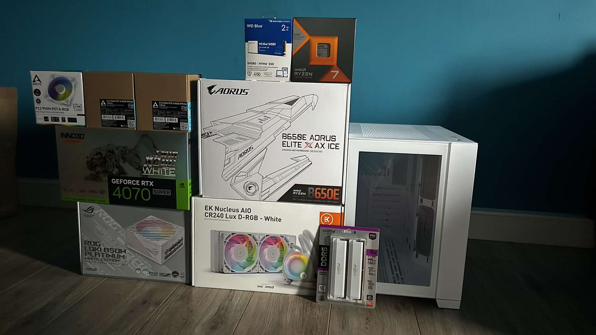 ryd2_r's tweet image. 🔷 Assemblage PC 2000€    
Une machine full white avec : 
- un mini boitier aquarium blanc  
- avec full RGB  
- avec un 7 7800x3D et une RTX 4070 Super blanche 

#Pc #assembalgepc #configpc #hardware