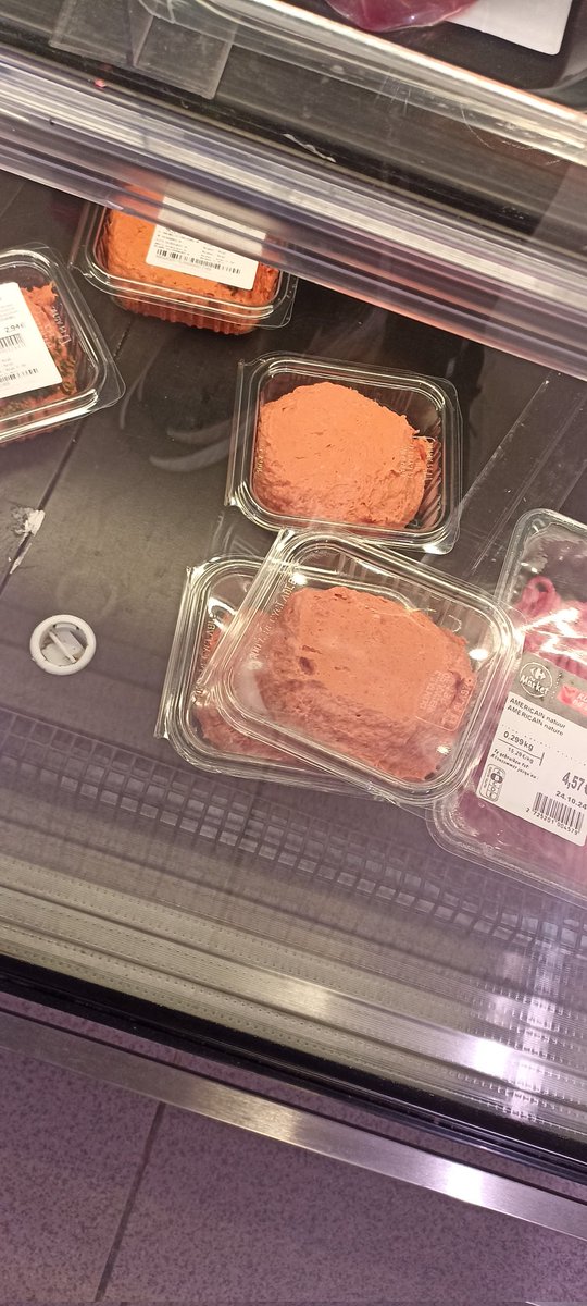 Un problème d'étiquettage dans les supermarchés ? Des informations incorrectes, voire parfois dangereuses ? 

Le #Carrefour du Vieux Tilleul a trouvé la solution : Pas d'étiquetage du tout ! 🤣

<a href="/RTBFinfo/">RTBF info</a>

<a href="/news_carrefour/">Carrefour News</a>
(#Brussels #Bruxelles #Belgique)