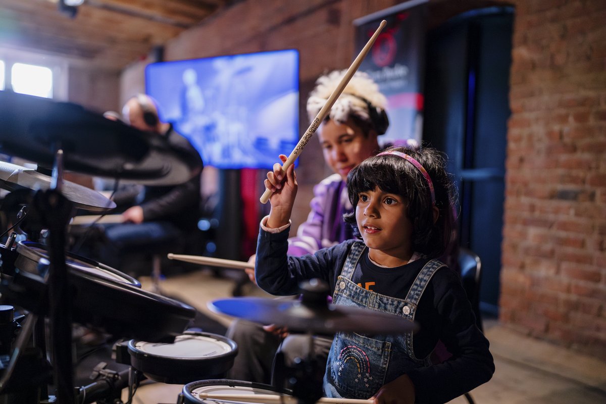 Manchester Science Festival (@mcrscifest) on Twitter photo Looking for some family fun this half term? We've put together a handy list of highlights in our latest blog.
🥁 Rock out on a drumkit in our Activity Zone
🔥 Prepare for an explosive surprise in our Extreme Science Show and much more
Discover all the fun bit.ly/48gNuE7 Looking for some family fun this half term? We've put together a handy list of highlights in our latest blog.
🥁 Rock out on a drumkit in our Activity Zone
🔥 Prepare for an explosive surprise in our Extreme Science Show and much more
Discover all the fun bit.ly/48gNuE7