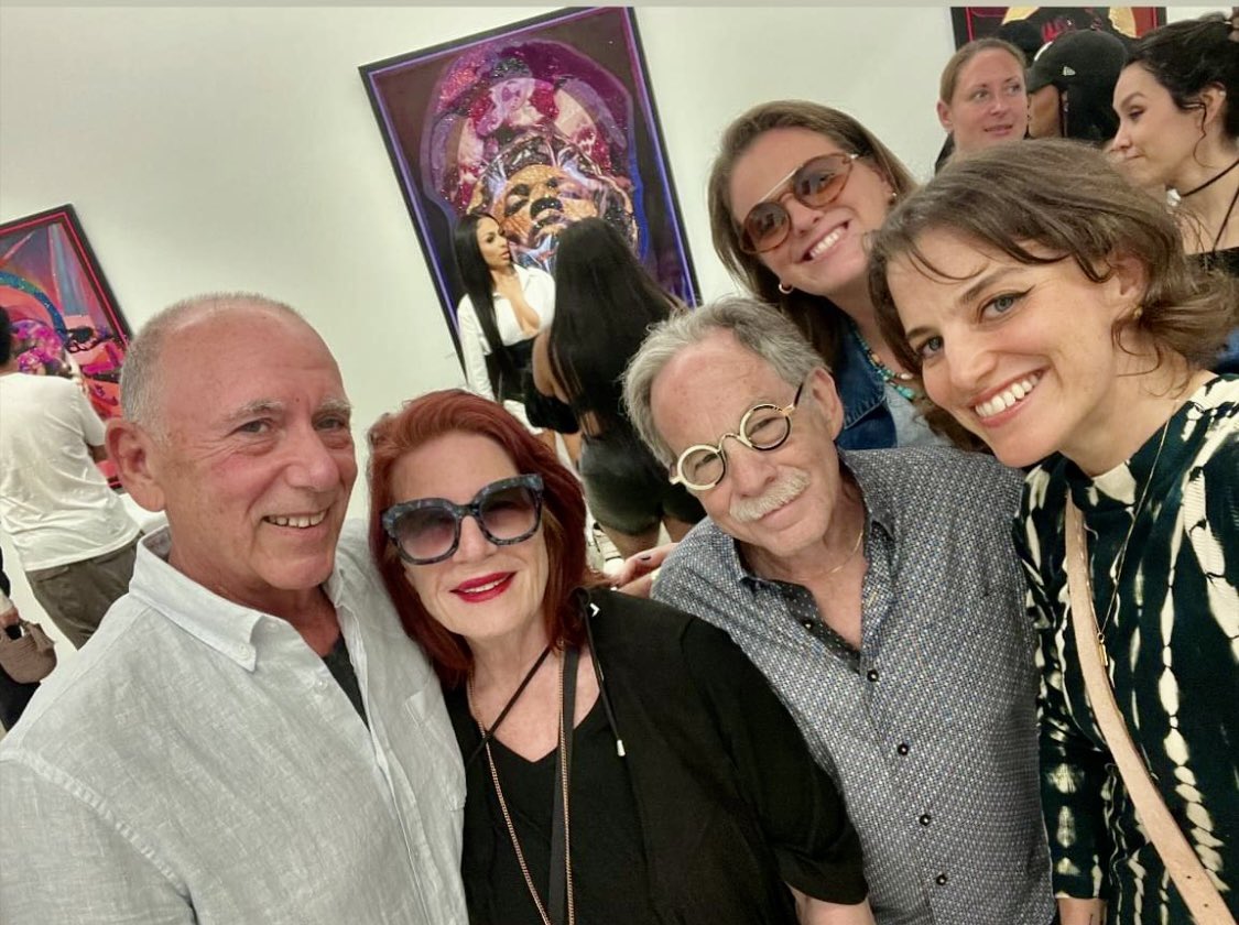 loiswhitman's tweet photo. @mindysolomongallery had a rip roaring opening for @amanilewis_  tonight. Amani’s fan club showed up in droves. Lots of hugging and kissing and red dots going on. https://t.co/aFOqs7vHcF