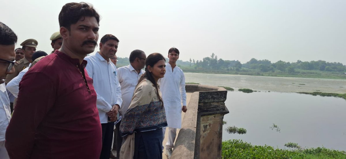 CdoGonda's tweet photo. ग्राम पंचायत वजीरगंज विकासखंड वजीरगंज में स्थित बारादरी एवं झील का सौंदर्यीकरण  कार्य कराए जाने के संबंध में  बैठक। #gonda #UttarPradesh https://t.co/QZJkF5ShiN