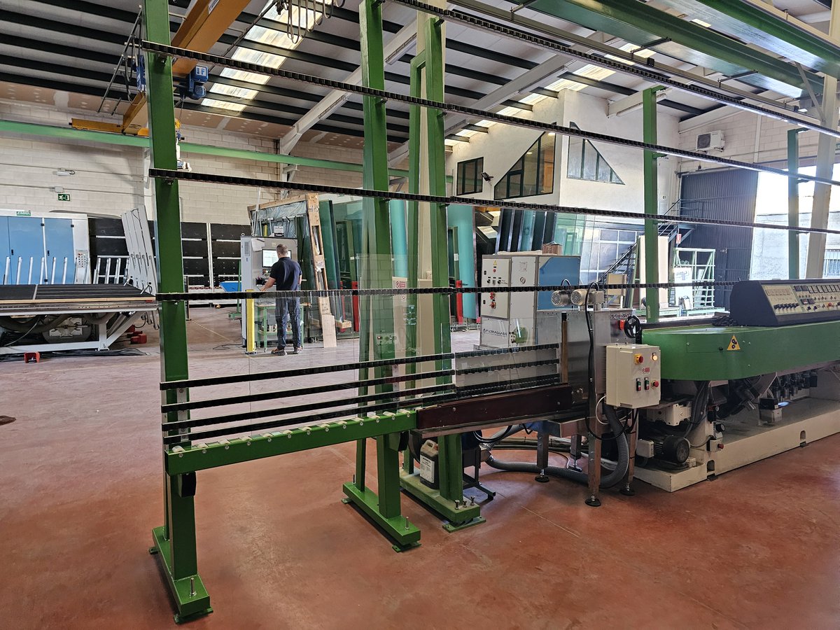 suvisur's tweet photo. Finalizamos la semana con una nueva #instalación de #maquinaria para #vidrio en #Tomelloso.
Se trata de una lavadora vertical mod. LVM400 de la firma Schiavo instalada en el brazo de salida de una canteadora. 
¿ Necesitas más información?.
☎+34 953 602 064
📧info@suvisur.com https://t.co/rm5VkV0yXG