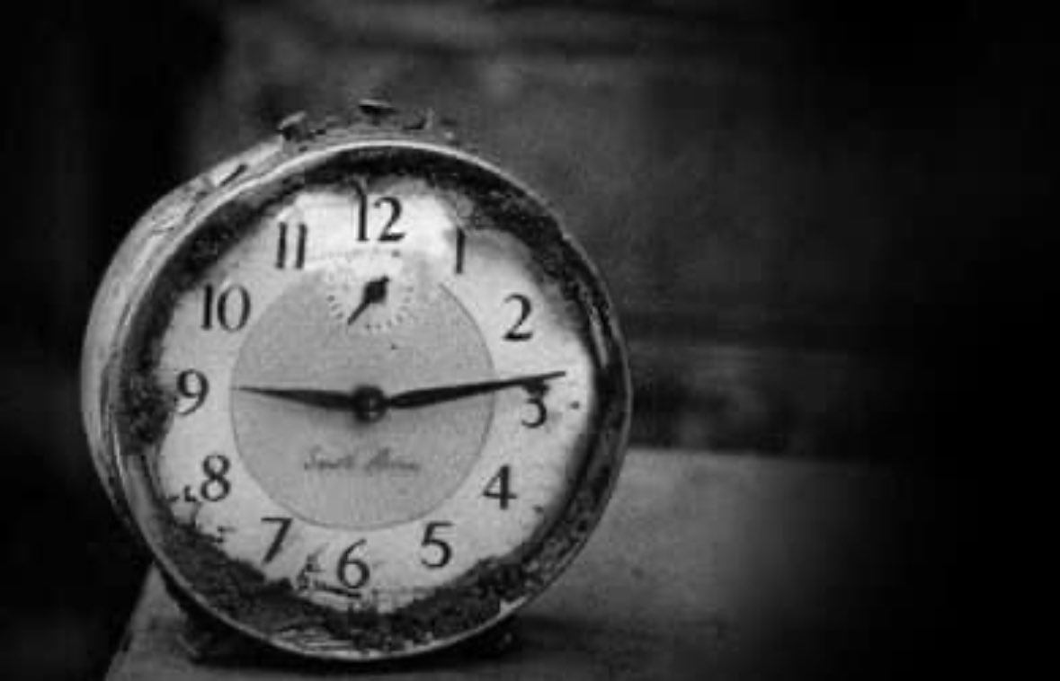 Cofiwch Aberfan

Today we pause to remember the 116 children and 28 adults who were killed when a coal tip crashed down on Pantglas junior school and surrounding houses.

The clock stopped at 9:13 on October 21st 1966. 

We will never forget them 🖤