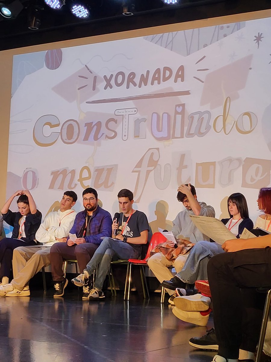 Salesianos Ourense (@salesianos_ou) on Twitter photo Jornada muy especial con el alumnado de bachillerato. Varios exalumnos y exalumnas compartieron sus experiencias en la universidad y en el mundo laboral.
Queremos agradecer a nuestros antiguos alumnos por su tiempo y disposición. <a href="/SalesianosSSM/">Salesianos SSM - #SomosFuturo</a> Jornada muy especial con el alumnado de bachillerato. Varios exalumnos y exalumnas compartieron sus experiencias en la universidad y en el mundo laboral.
Queremos agradecer a nuestros antiguos alumnos por su tiempo y disposición. <a href="/SalesianosSSM/">Salesianos SSM - #SomosFuturo</a>