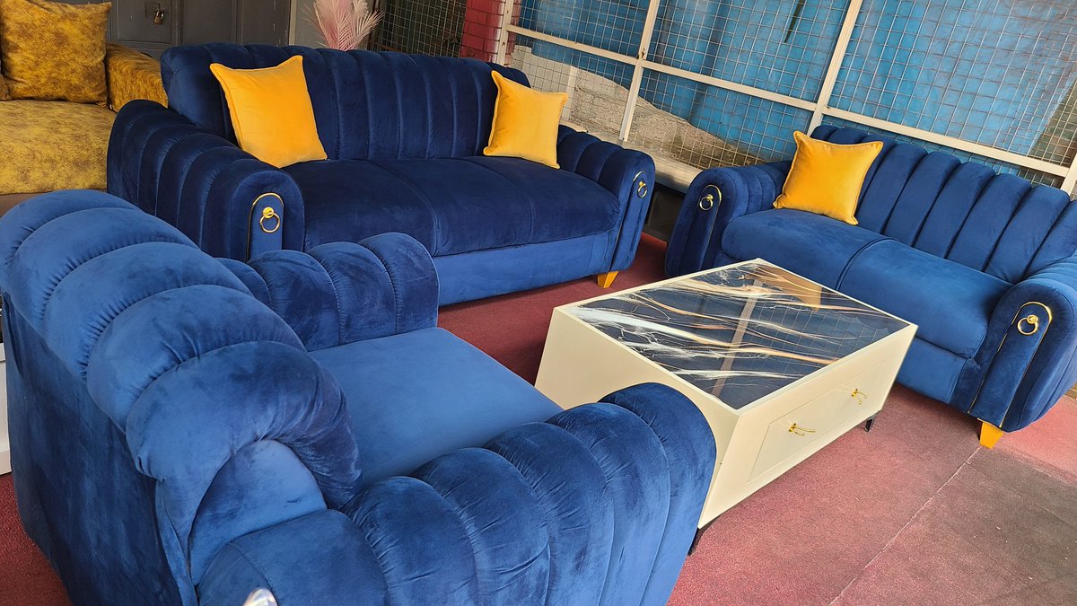 dandyfurniture's tweet photo. Royal blue sofaset in 6seater available in our Ntinda showroom.
Reach out on☎️ 0703004235 to get it. Free delivery around Kampala. https://t.co/0WvIjDp5s5