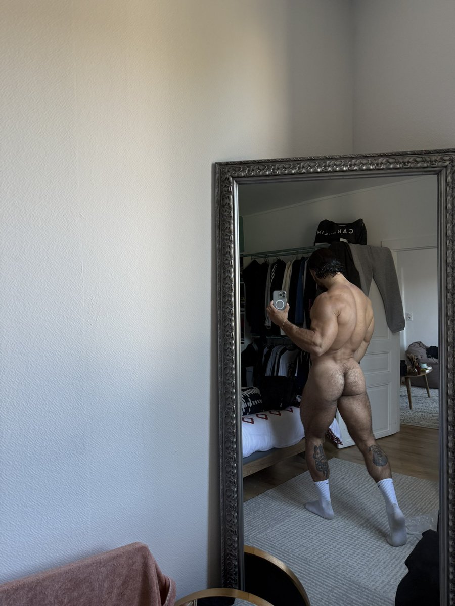 nathanzambonx's tweet photo. Im build différent my ONLYFANS is build DIFFÉRENT https://t.co/8jVkfhtya9