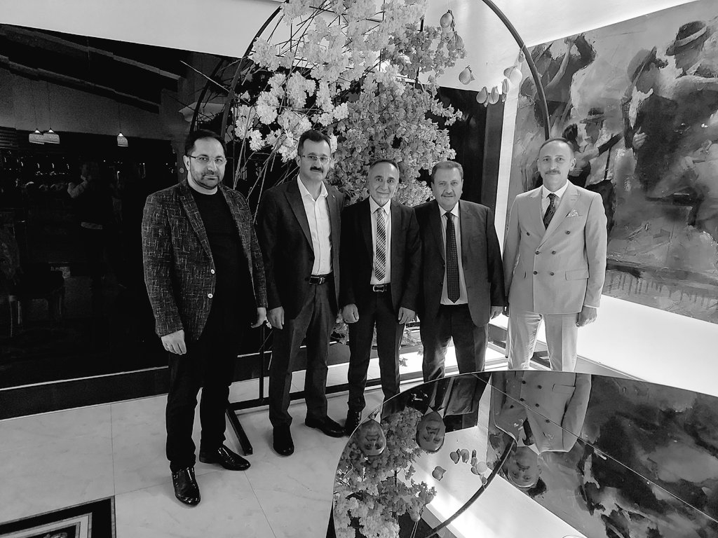 23. Dönem Artvin Millervekilimiz Sn <a href="/ertekin_colak/">Ertekin Çolak</a> beyin evladının mutlu gününe tanıklık ettik. Nişanınız hayırlı olsun. Rabbım tamamina erdirsin iki cihan saadeti nasip eylesin. <a href="/NizamettinAlka7/">Nizamettin Alkan</a> <a href="/MuhammerFurat/">Muhammer Furat</a> <a href="/ahmetsubasi/">ahmet subasi</a>