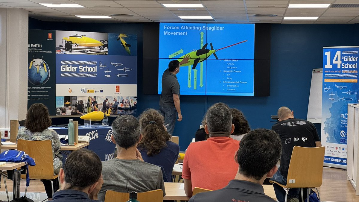 GliderPLOCAN's tweet photo. @CyprusSubsea deepening into @seaglider technology fundamentals in classroom before move to the #gliderlab for practical contents teaching  #GliderSchool2024 @EuroGOOS @Groom2RI @MTSociety @MinkeProject @AquariusRii @MISSIONATLANTIC @oceanops_goos @agenciaiisi #ICTSNews @plocan https://t.co/0eRb6FjGvh