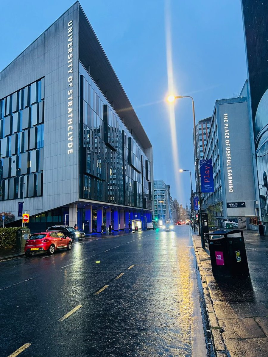 ucheblessing227's tweet photo. First week, first class, and wow—what a shift! 😅 Mindset Lab with Dr. Casulli felt like a workshop or hangout, full of discussions, group work, and case studies. Loving this fresh, student-centered approach! 🙌 #CheveningJourney #CheveningScholar #ChosenForChevening https://t.co/DFkD7bSsAg