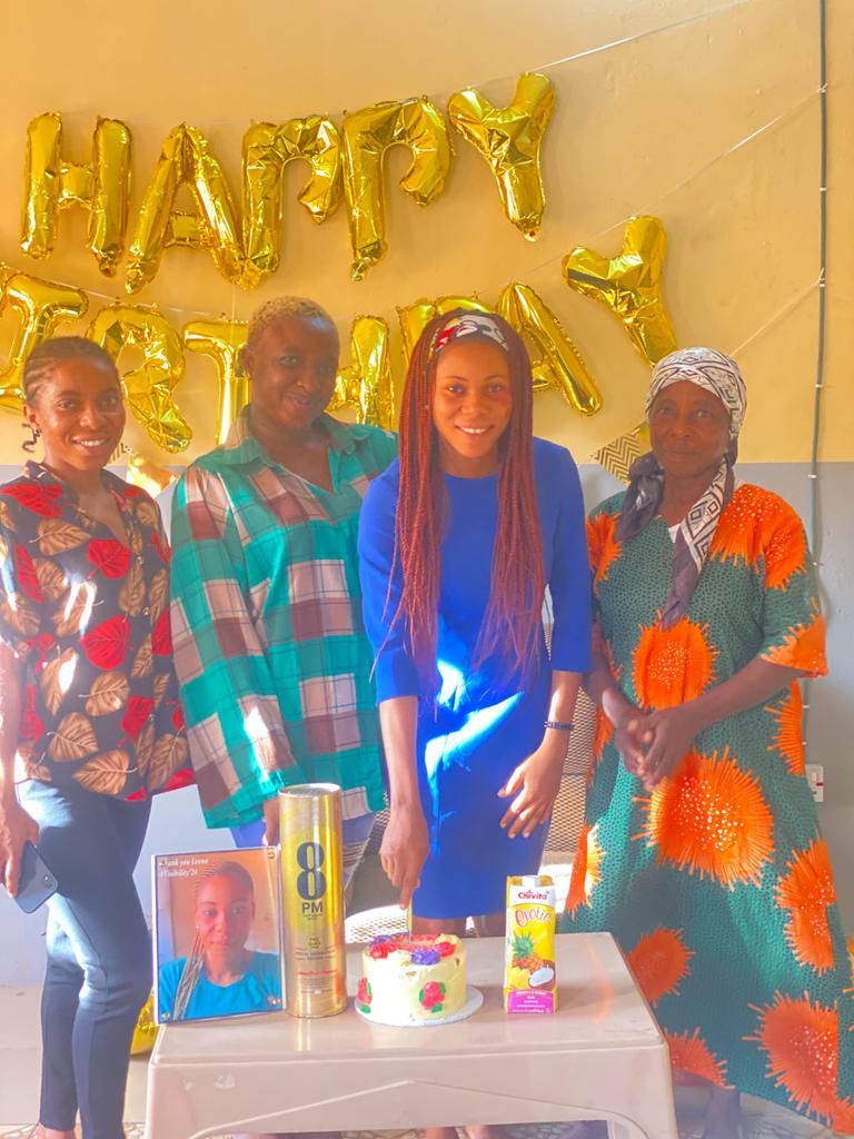 JudePlusJude's tweet photo. The month of October was a blessing for our family as Ebuka who recently completed her one year NYSC added another year to her age. We were all represented at the bash by my Elder sister and Ebuka's Mum, Ifeanyi and his wife Cynthia, as well as Amaka. More celebrations family! https://t.co/hHXbJnr39y