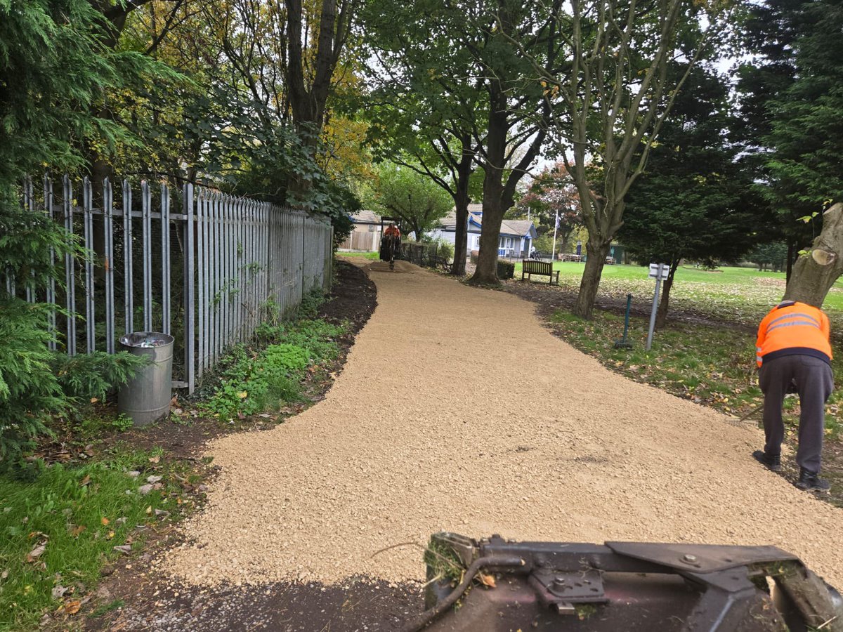 🚨NEW PATHS INSTALLATION!🚨 

Great work by the team today installing new paths for the new buggies to get around! ⛳️🏌️‍♂️🔥🚘  <a href="/LinkGolfUK_/">Link Golf UK</a> 

#derbygolfcourse #linkgolfuk #golflife #derby