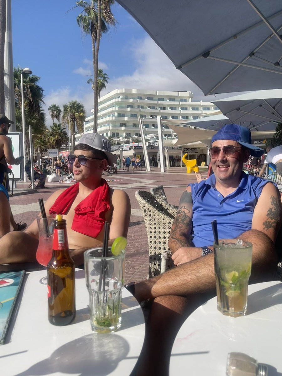 EllenderMason's tweet image. Happy 50th to the old man ❤️ @EllenderPaul