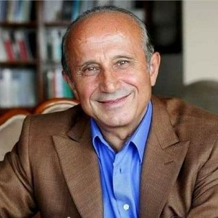 Rahmetli Yaşar Nuri Öztürk ne demişti; "Sizi Allah ile aldatmaya çalışanlara kanmayın.Din'in sembolü sarık, sakal, cübbe veya türban değil; Ahlâk,Adalet,Akıl ve Bilimdir"