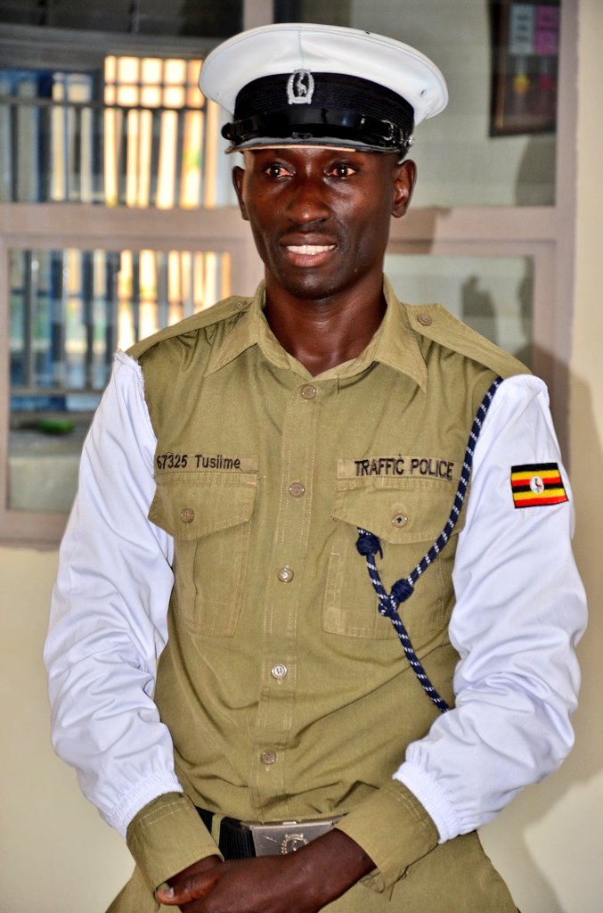 PoliceUg's tweet image. OFFICER RECOGNIZED FOR DEDICATION AND COMMITMENT DURING RAINY TRAFFIC DUTY
@mkituuma "Let me introduce you to the officer many of you saw on social media braving the rain to carry out his traffic duties at the Mawanda Road-John Babiiha Road intersection.
 He demonstratedโฆ
