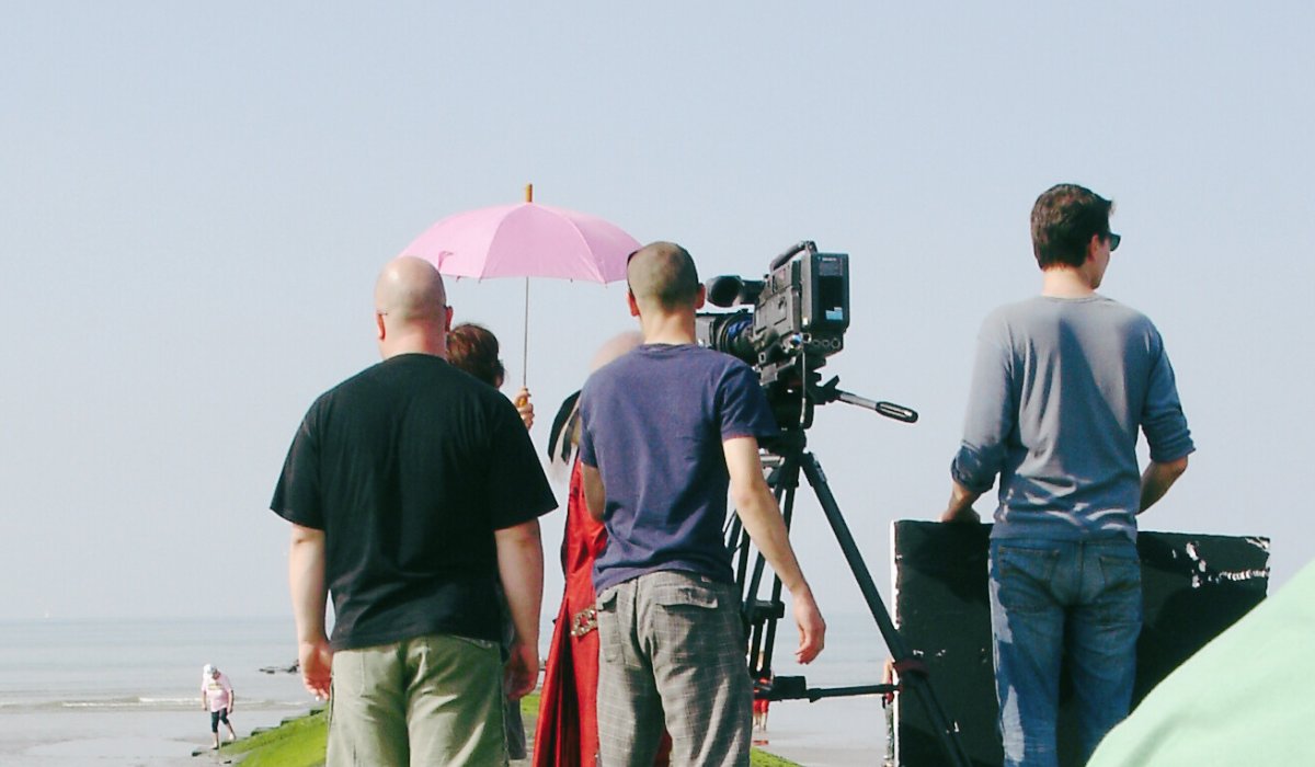 ♻ CURSO DE SOSTENIBILIDAD EN RODAJES ♻ La urgencia global de reducir el impacto medioambiental también ha llegado a la industria audiovisual. 
#EcoFilm #RodajesSostenibles #CineSostenible
#CulturaSostenible #GreenFilmmaking #SostenibilidadEnCine
ℹ️ hola@makkers-school.com