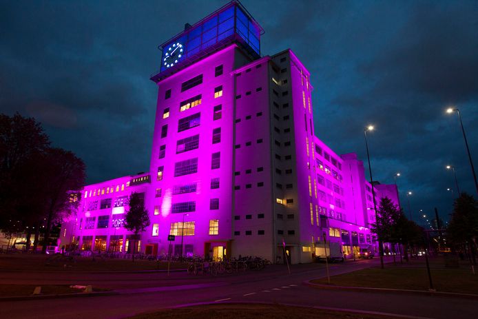 Combineer je bezoek aan het #Klokgebouw met een overnachting bij Bastion Hotels! Vanaf het hotel ben je binnen 15 minuten rijden op locatie. Welk evenement ga jij bezoeken? #eindhoven

bastionhotels.com/nl-nl/eindhove…