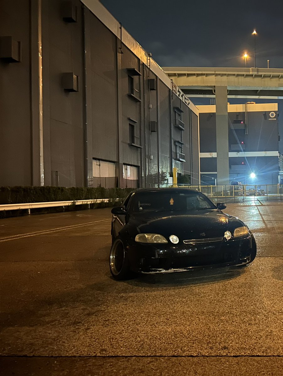 S_Ksecret's tweet photo. 30ソアラ　即ドリ　後期1J 純5 
17万キロ　車検R7年3月
デフ
ナックル
車高調

・不具合
マフラーが無いです。
ケツ左右ぶつけてます。

まだ付けてないけど社外インタークーラーもあるので一緒に付けます。

希望150からで値下げあり
気軽に聞いてください🫡 https://t.co/K3LWuN4AKj