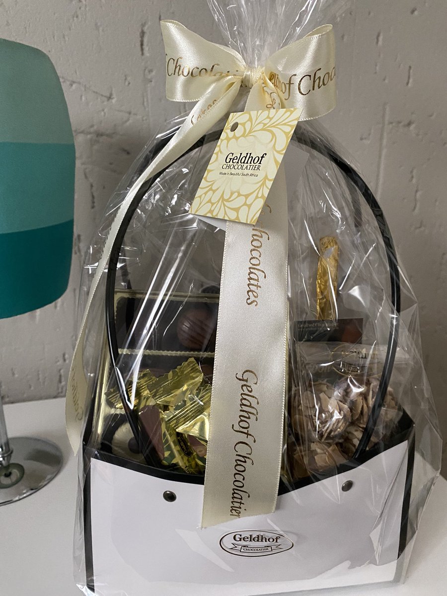 just_Thande's tweet photo. Many thanks to Prof Paul Kappo from @go2uj for inviting me to give a Keynote at the Biochemistry Research day! It was so great interacting with amazing students with brilliant ideas and dynamic projects! And big thanks for the special gift which brightened my day 🧪🧫🧬🔬🥼🍫 https://t.co/oMfDkoBkft