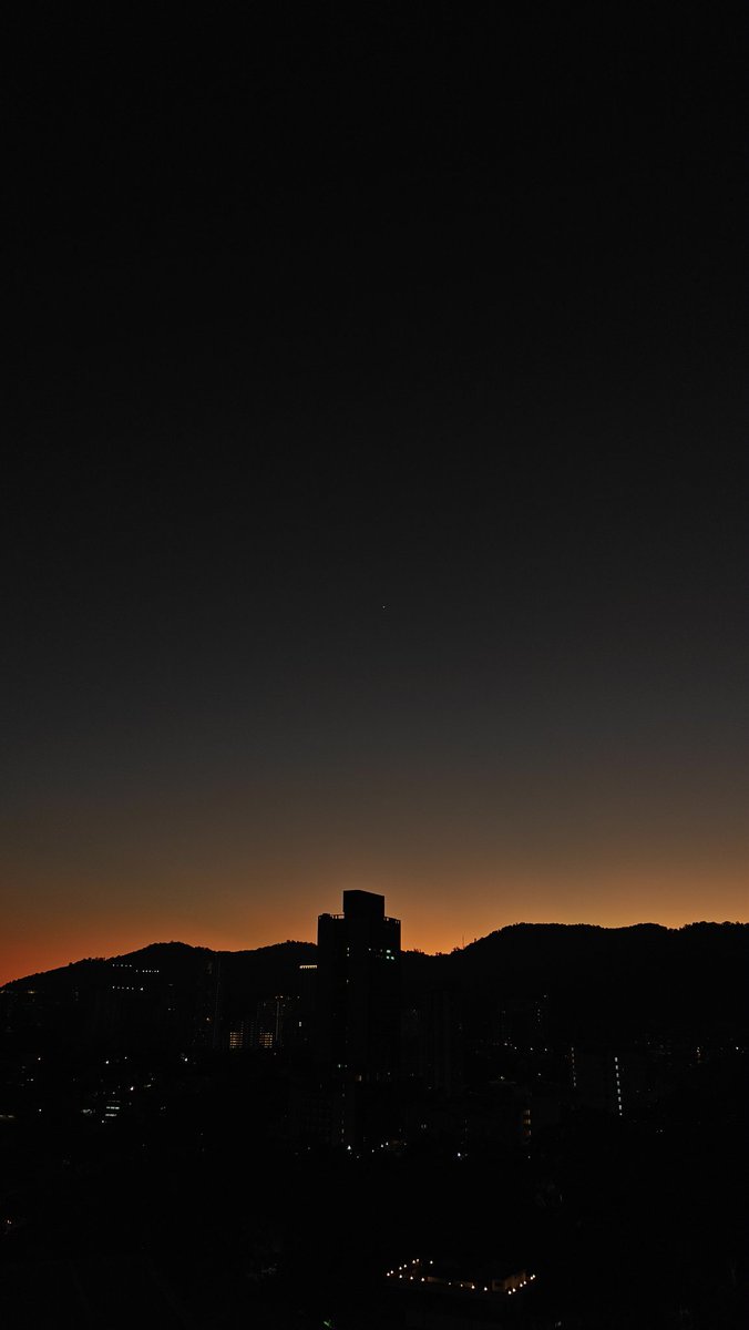 Eu_Jinn's tweet photo. #InTheStars during the dusk.

By @oppo Find N3 powered on @Snapdragon 8 gen 2

#shotonoppo
#ShotOnSnapdragon https://t.co/CurUfkPNMB