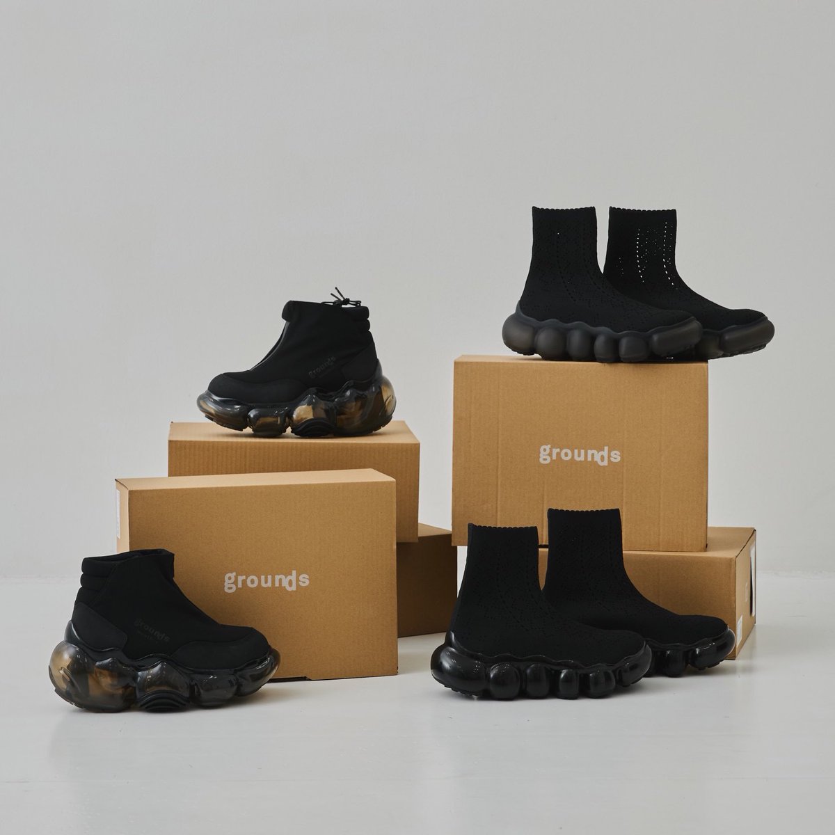 STUDIOUS_JP's tweet photo. grounds × STUDIOUS

groundsで人気のフロントジップシューズが限定復刻！！！

BLACKのクリアソール×MOOPIE WEATHERはSTUDIOUSでしか手に入らないアイテム✨
https://t.co/zdHt2nC3Ek

#grounds #studious #24aw #別注 https://t.co/1WQTZrv1d8