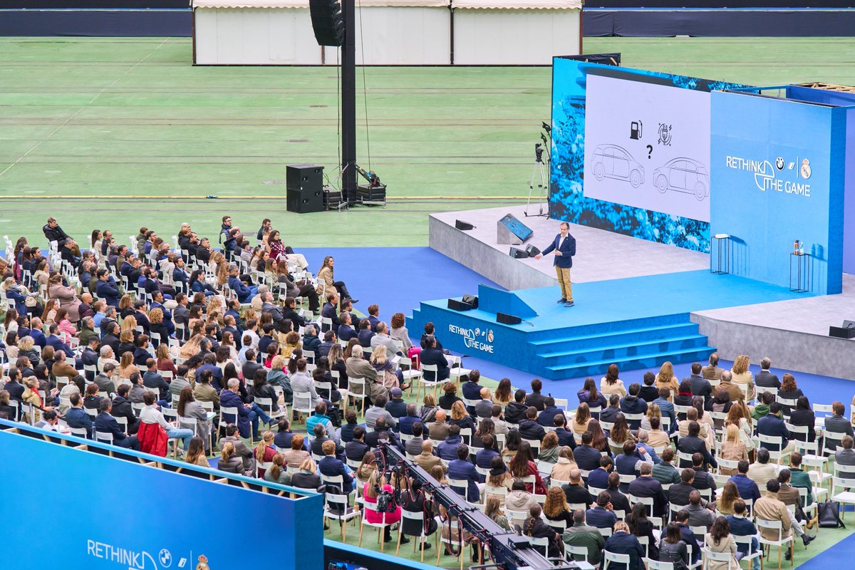BMWGroupEspana's tweet photo. ReThinkTheGame ha llegado para cambiar la forma de pensar y actuar. Bajo este lema BMW España y el Real Madrid celebraron con más de 350 personas en el Santiago Bernabeu la primera edición de un evento colectivo y participativo en el que recreando una dinámica de Design Thinking, las voces más inspiradoras de diferentes disciplinas han hecho un llamamiento a reflexionar, pensar e innovar en el presente para ganar en el futuro.