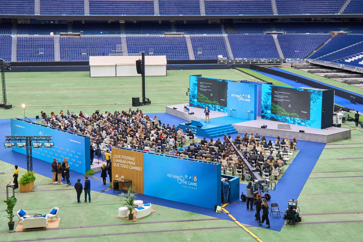 BMWGroupEspana's tweet photo. ReThinkTheGame ha llegado para cambiar la forma de pensar y actuar. Bajo este lema BMW España y el Real Madrid celebraron con más de 350 personas en el Santiago Bernabeu la primera edición de un evento colectivo y participativo en el que recreando una dinámica de Design Thinking, las voces más inspiradoras de diferentes disciplinas han hecho un llamamiento a reflexionar, pensar e innovar en el presente para ganar en el futuro.