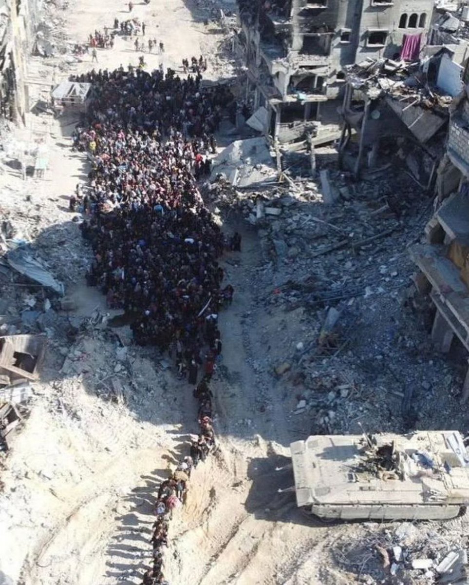 Una nueva limpieza étnica (un crimen de lesa humanidad) está ocurriendo ahora mismo en el campo de refugiados 🇵🇸 de Jabalia, Gaza.

Nadie podrá decir que no lo sabía.