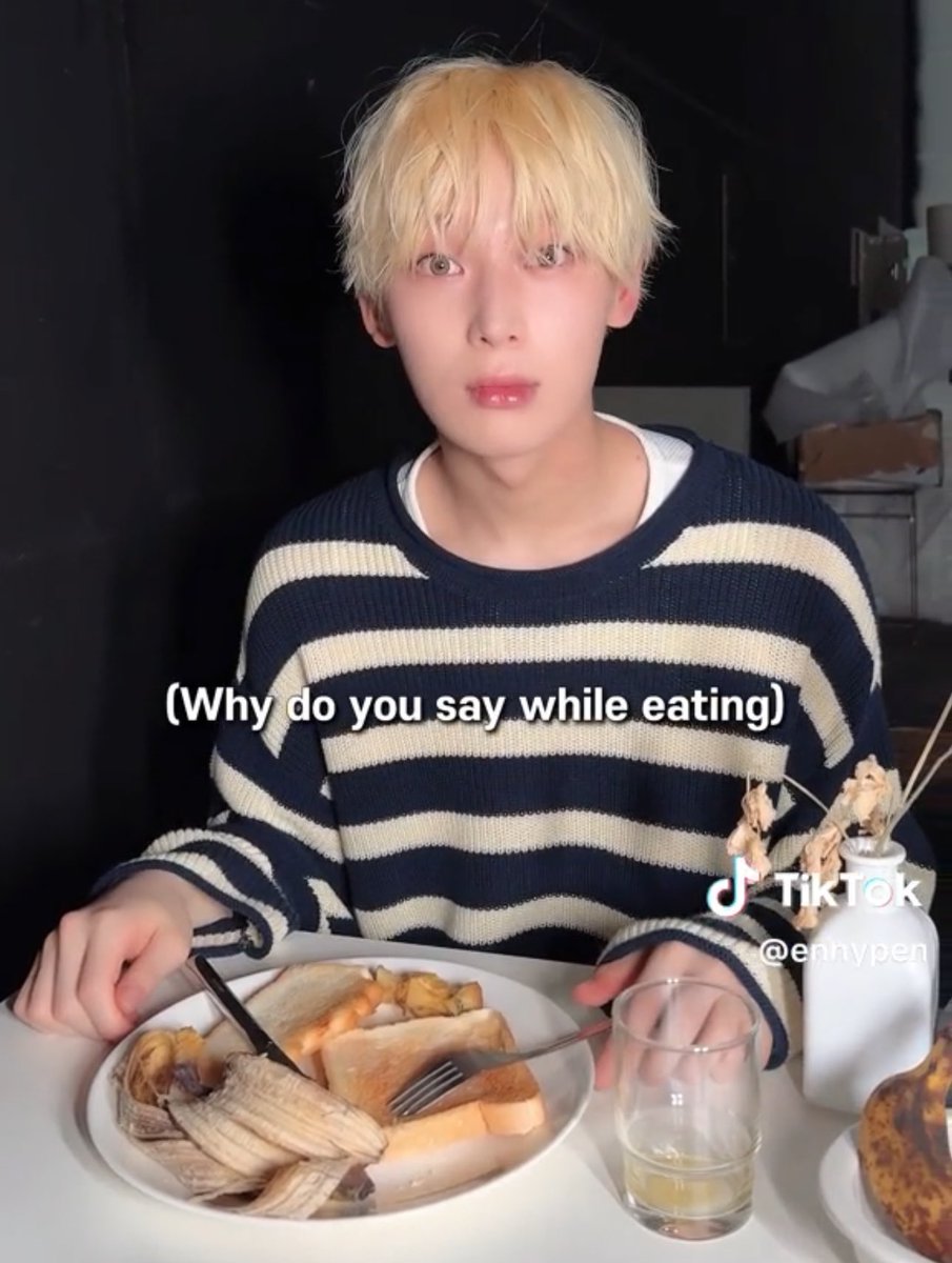 넌무슨헤어지자는말을
아침10시에브런치먹을때하니