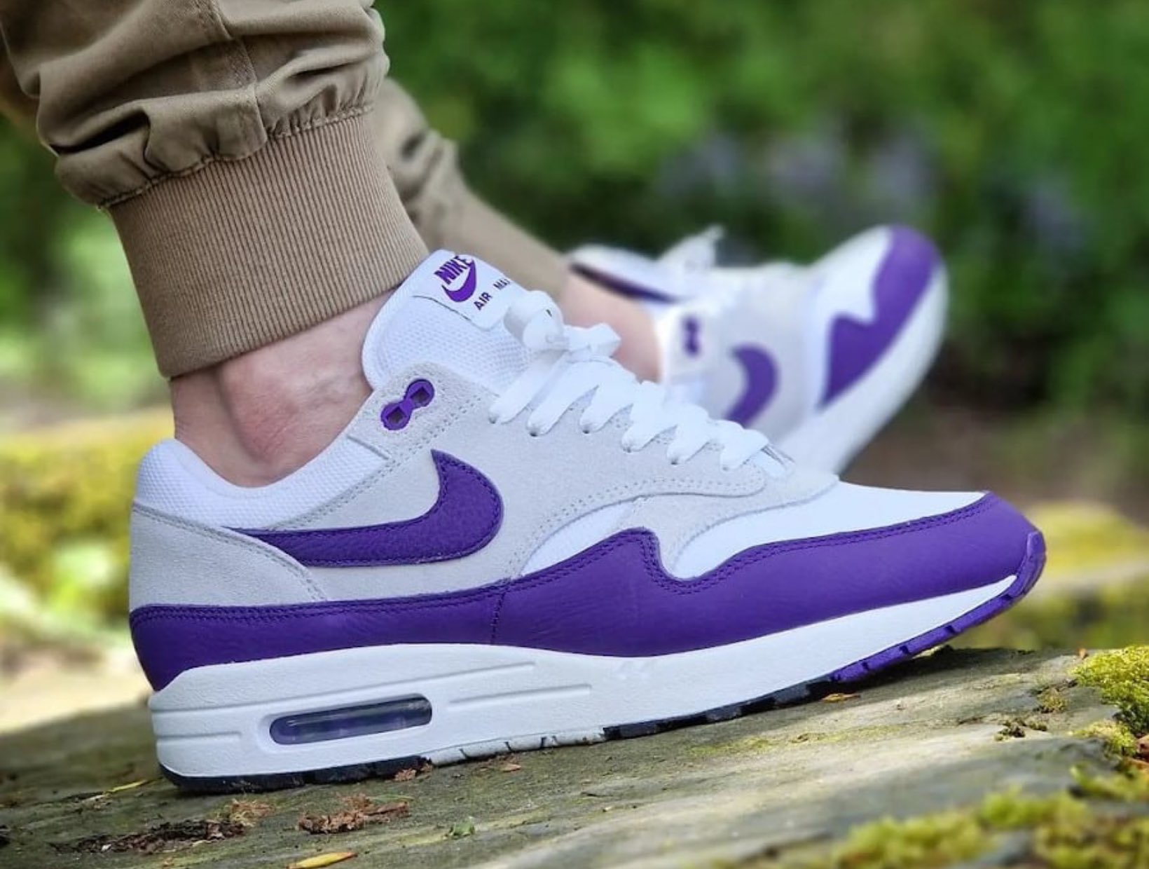 Purple and white air max 1 sale