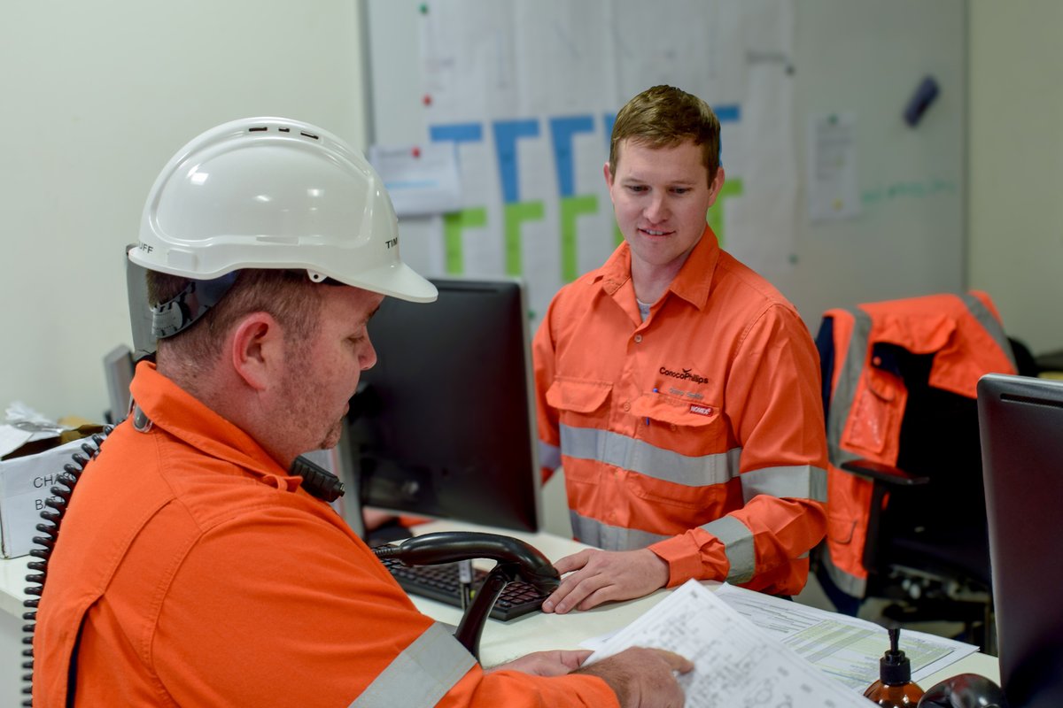 conocophillips's tweet photo. The Australia Pacific LNG (#APLNG) export facility is complex, with approximately 137,000 maintainable components. Operated by #ConocoPhillips, APLNG consistently achieves over 99% reliability, the result of a robust maintenance schedule. Learn more:  https://t.co/sFox9Ujah0 https://t.co/YyLzzLE5k7