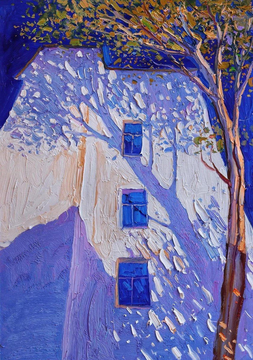 Eadeeva's tweet image. Las sombras que proyectan los árboles en las fachadas de Sergiu Ciochină