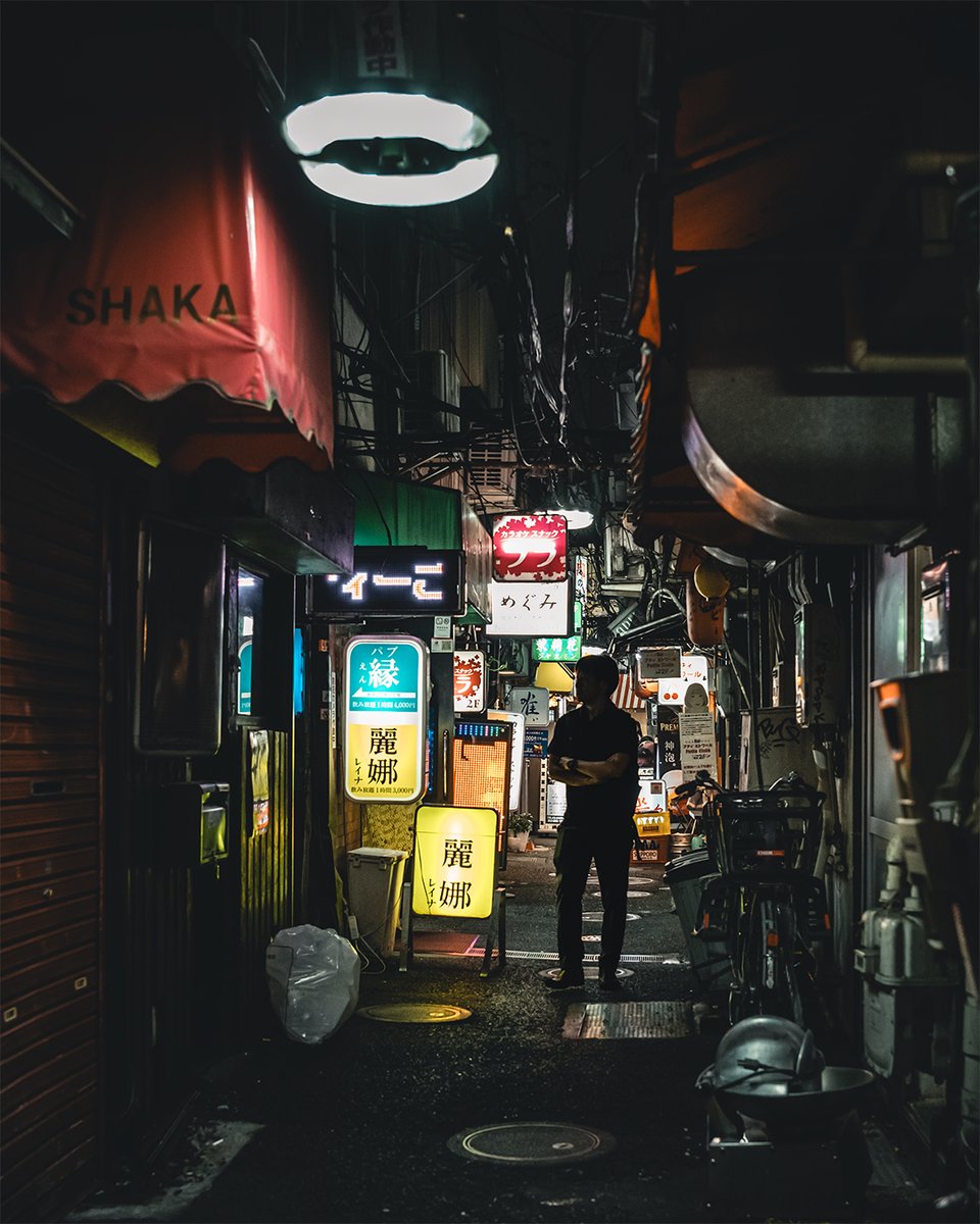 divine_graphy's tweet photo. 夜の大井町スナップ。よかったらインスタでいろいろアップしてるので見ていただけるとうれしいです。#大井町 #streetsnap #streetphotographer #Streetclassics #photography #snapshot #urbanphotography #nikonphotography #fujifilm_xseries #東京カメラ部

https://t.co/aQ6yaCYaio https://t.co/AbMHbXY4rs