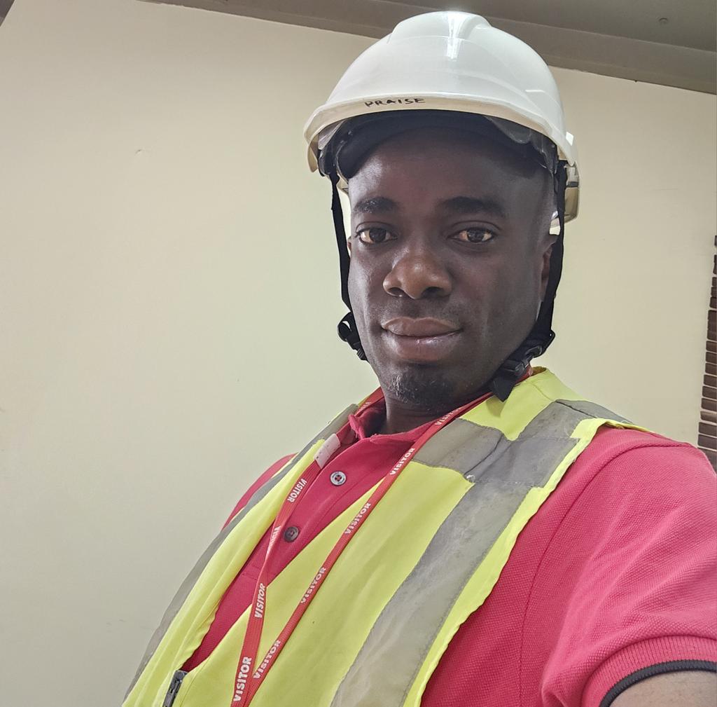 musbauceo's tweet photo. A new week from outside the office 🧑🚒 #SiteVisit #MaintenanceEngineer https://t.co/vKdCVTXWme