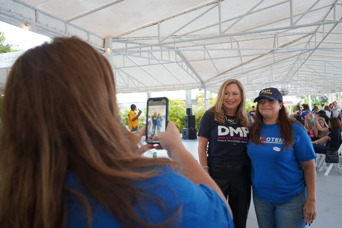 DebbieforFL's tweet photo. Rocked the vote out in Miami!!! This election will come down to turn out. Grab your friends and make your plan to vote for a better future for Florida! https://t.co/RsjIkkXu7u