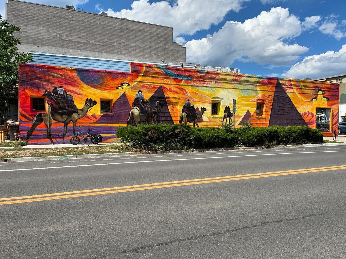 ternbicycles's tweet photo. Oh hey, it's #MuralMonday! We love seeing where your Tern takes you to explore your city and the art you find along the way.

Tag us in photos of your Tern in front of a local mural!!

🚲 #TernHSD
📍 #Boulder, #Colorado
📸 @boulderlisas (IG)
🎨 @omegamurals! https://t.co/rzFpSsIgaZ