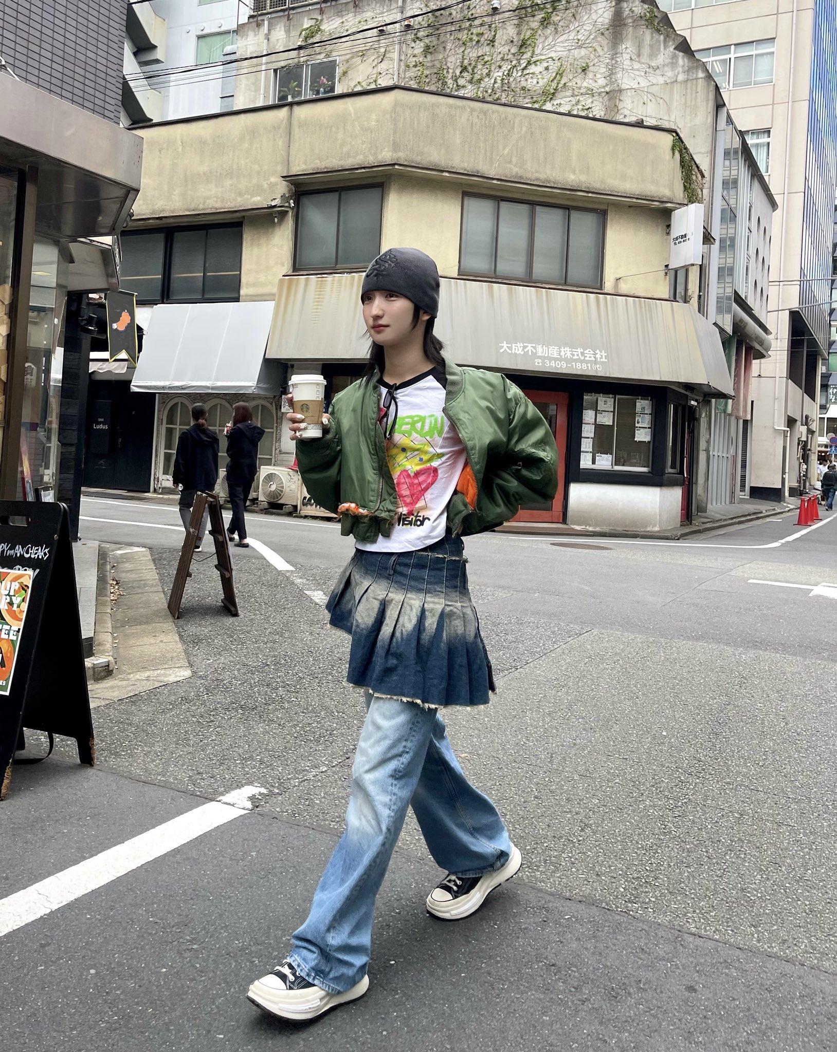 𝐏→☆ on X: 
