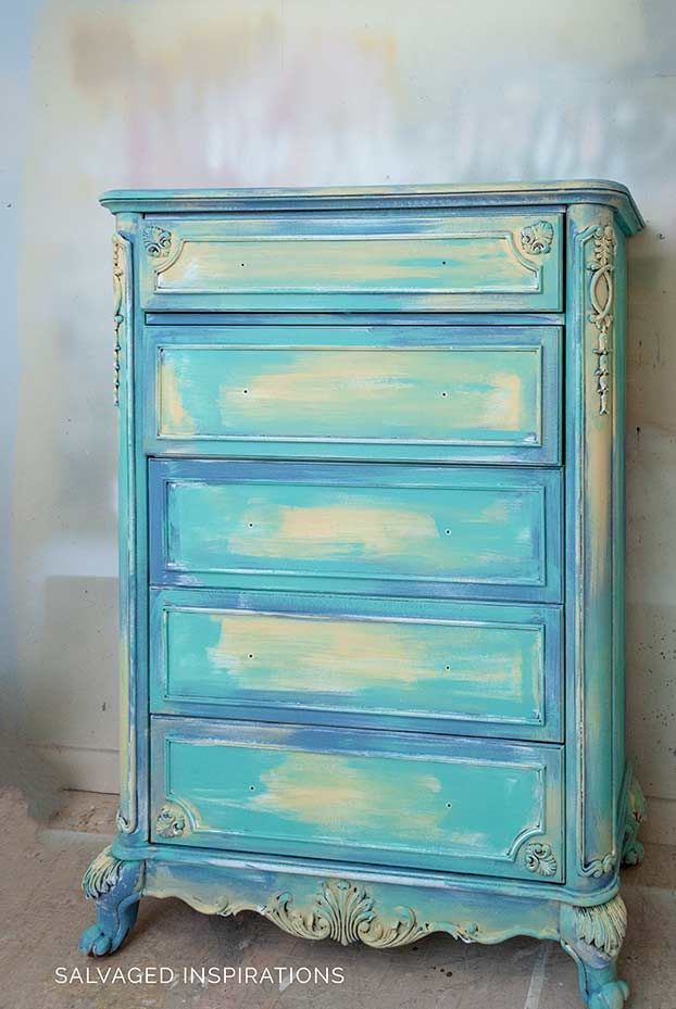 SalvagedIns's tweet image. Layering paint doesn’t start out looking good. You really have to trust the process and be confident! Because the end result creates a unique depth with a variety of colors peeking through.  ~ 
salvagedinspirations.com/spring-inspire… 

 #paintedfurniture #springinspired #furnituredesign