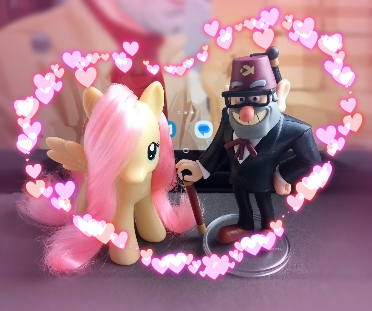 osteo_0's tweet photo. Please buy my art so i can buy more pony and dilf figures to stay sane https://t.co/5g1dtn96IL