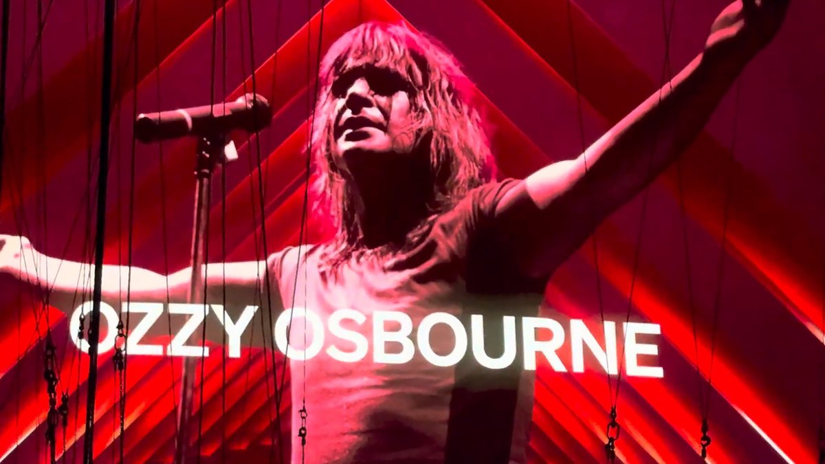 🦇L'unico, inimitabile "principe delle tenebre" del Rock, per la seconda volta celebrato nella Hall of Fame.
Jack Black: "il miglior frontman di tutti i tempi"🤘
Guarda i video dello show 👉bit.ly/OzzyOsbourneHO…